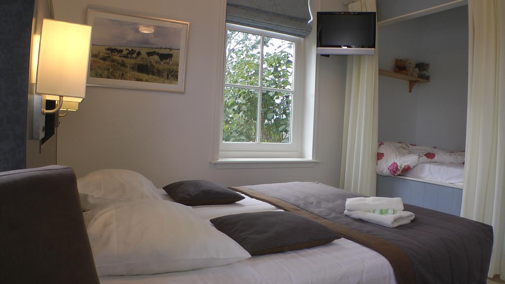 Bed And Breakfast Hoeve Chapeau Katwoude Phòng bức ảnh